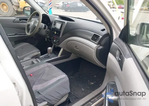 2013 Subaru Forester 2.5X Premium z USA, uszkodzony, nr VIN JF2SHADC4DH409686